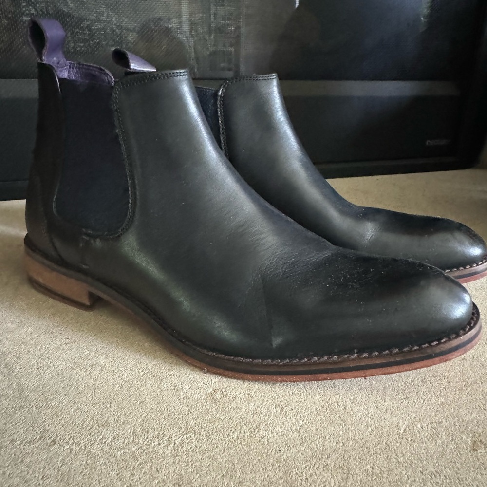 Ted Baker Black Leather Chelsea Boots, size 9, gently used.